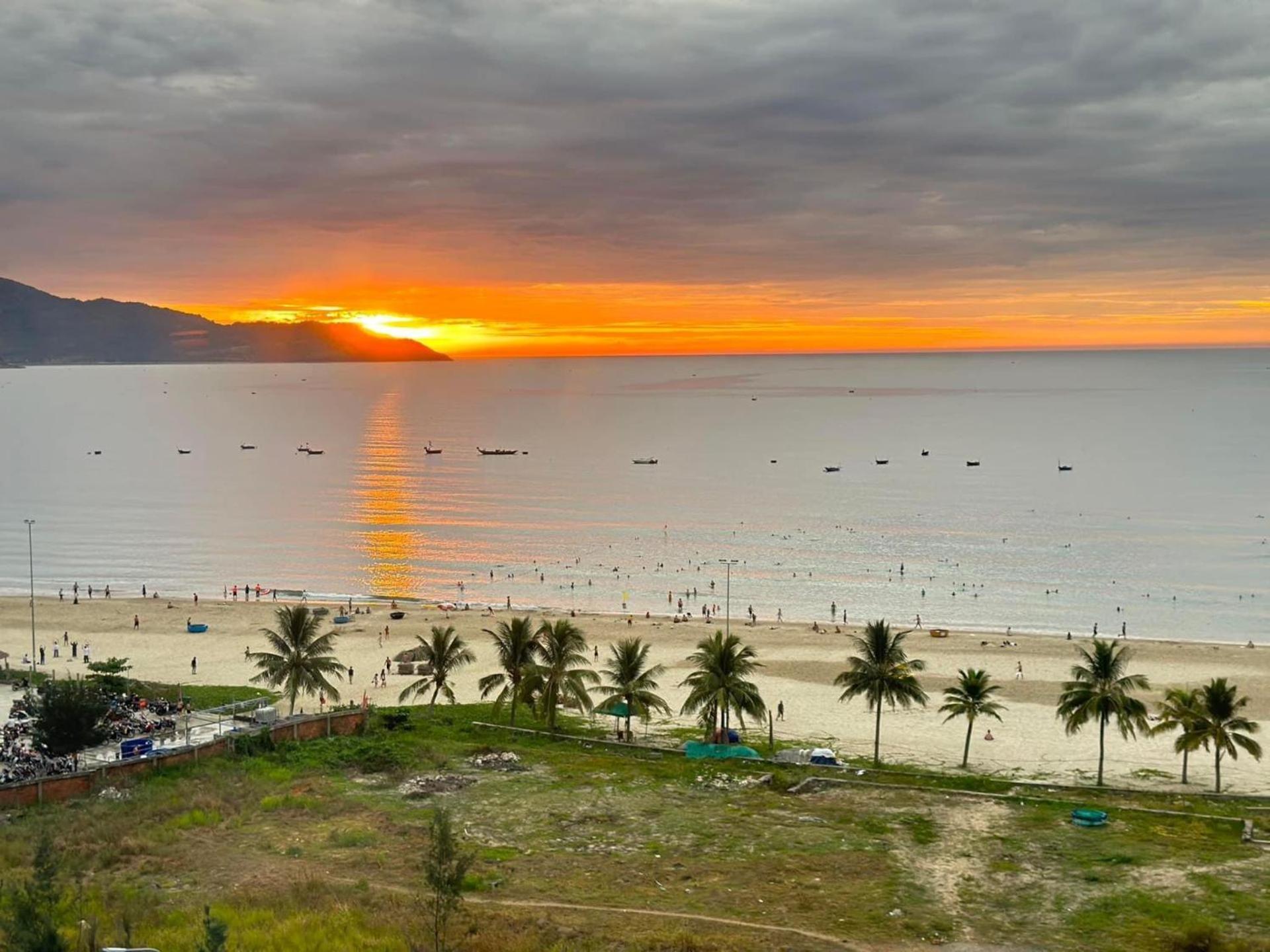 Mangata Beachfront Hotel - Rooftop Bar Sea View Da Nang Luaran gambar